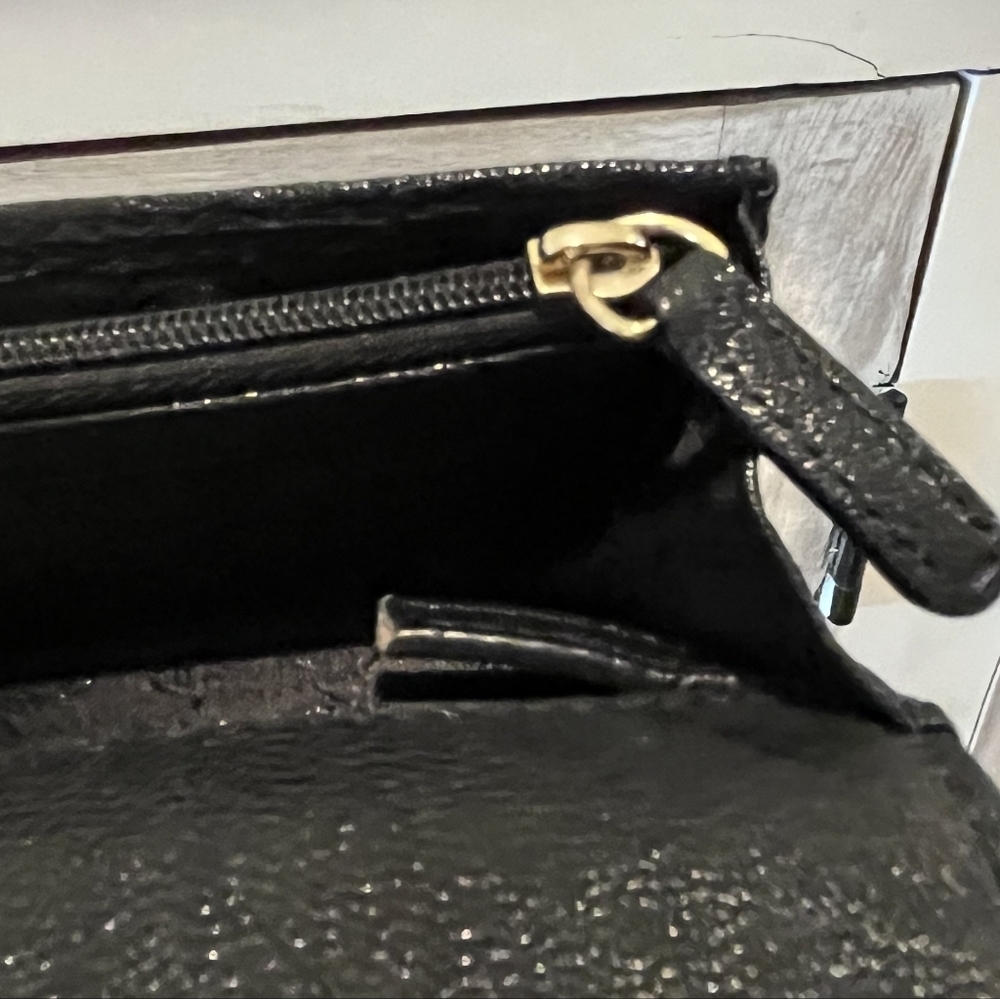 Michael Kors Black Leather Bi-fold Wallet With Goldtone Metal Accents - Picture 3 of 10